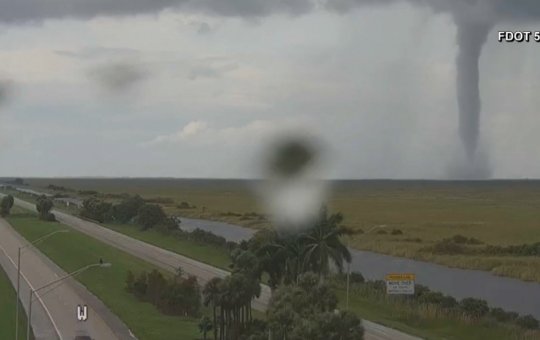 Furacão Milton: Tornados atingem a Flórida antes da sua chegada