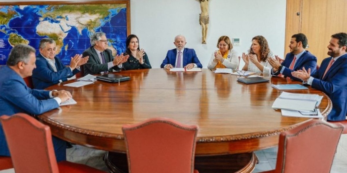 Feminicídio: Lula sanciona lei que aumenta pena para até 40 anos