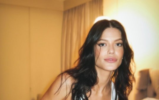 A atriz Vitória Strada fala de amizade com ex-namorada