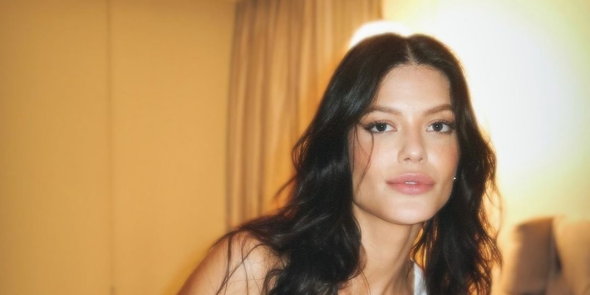 A atriz Vitória Strada fala de amizade com ex-namorada