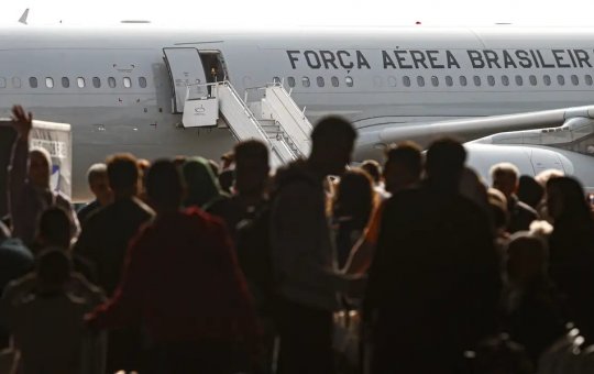 Terceiro voo da FAB pousa no Brasil com 217 pessoas do Líbano