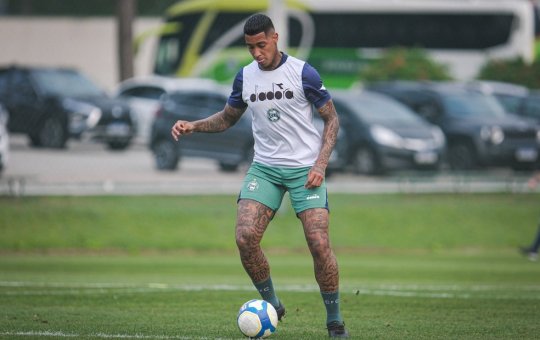 Coritiba volta a relacionar jogador após punição por manipulação de resultados