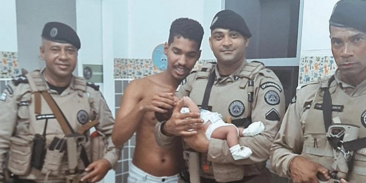 Policiais militares salvam bebê engasgado em Camaçari
