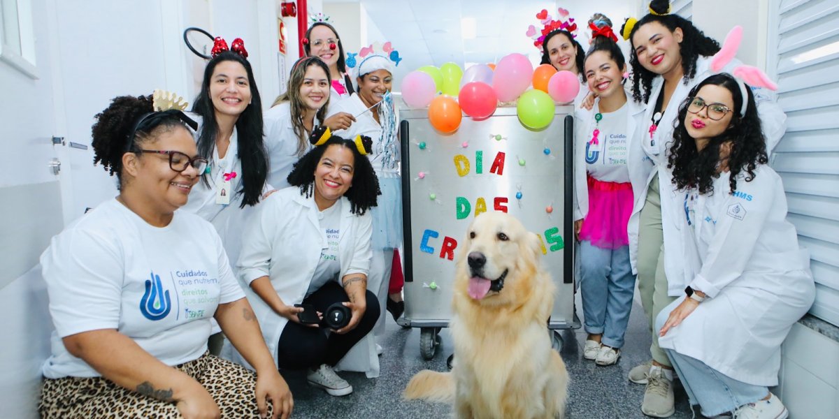 Visita de cão-terapeuta promove momentos de confraternização em hospital