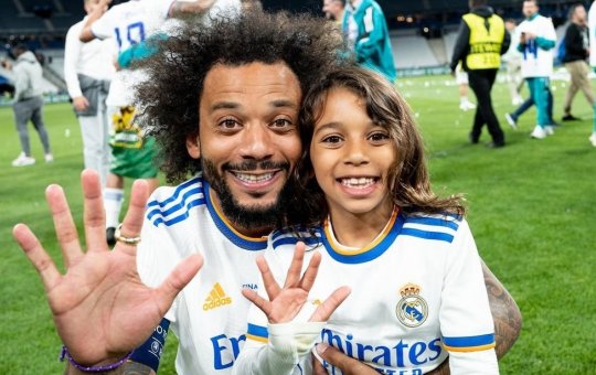 Marcelo leva "tabaca" de filho mais novo