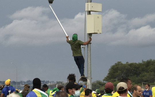 Alexandre de Moraes pede extradição de foragidos pelo atendado de 8 de janeiro