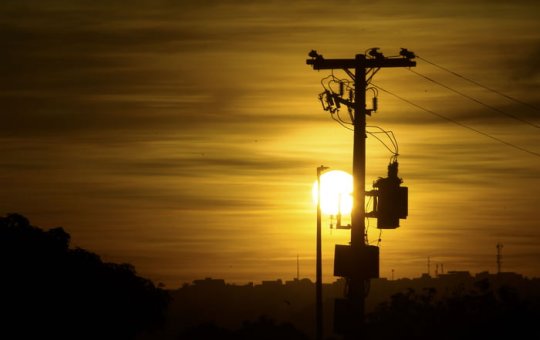 Governo Lula decide não retomar horário de verão no país neste ano