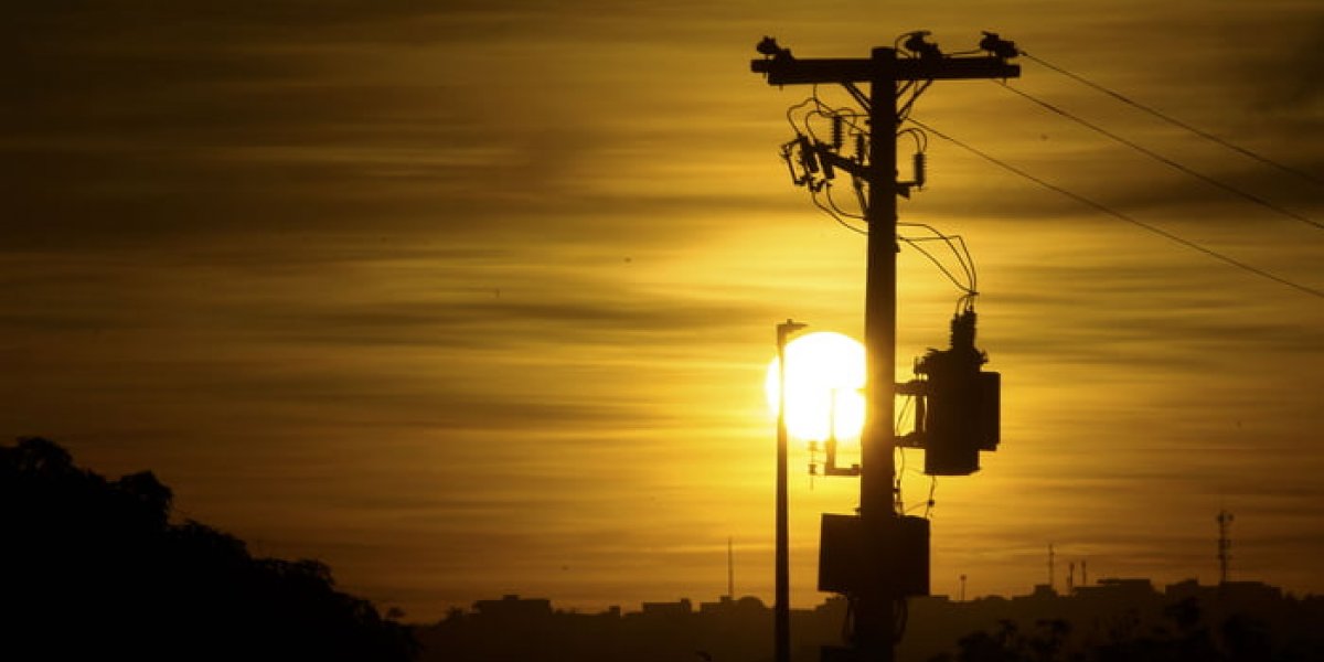 Governo Lula decide não retomar horário de verão no país neste ano