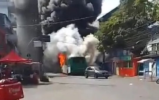 Mais um ônibus é queimado em Salvador