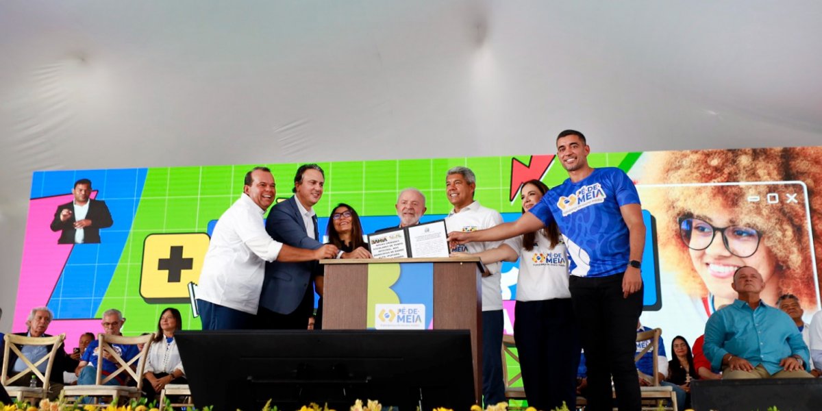 Lula e Jerônimo Rodrigues anunciam expansão do Programa Pé-de-Meia na Bahia