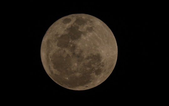 Superlua desta quinta promete surpreender amantes de astronomia