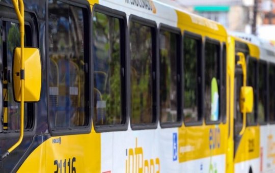 Salvador ganha 18 novos ônibus com ar-condicionado