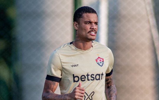 "Muito trabalho", diz Janderson sobre nova oportunidade como titular do Vitória
