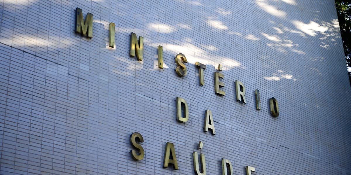 Ministério da Saúde sabia do caso dos órgãos com HIV, afirma ministra