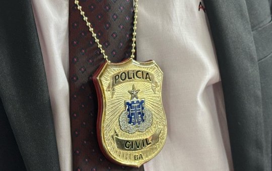 Casal é preso por suspeita de torturar filha de apenas 8 anos