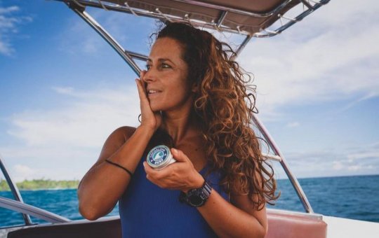 Surfista morre após ser atingida por peixe-espada