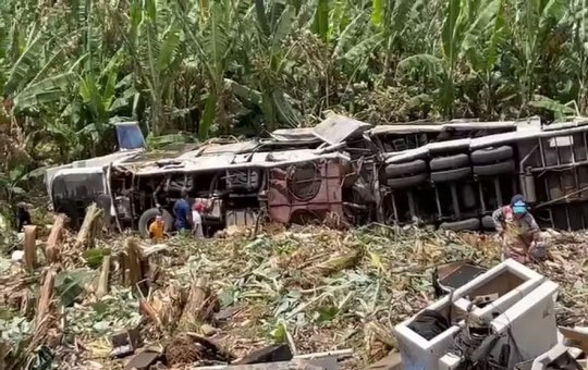 Trio elétrico capota e deixa três pessoas mortas em Pernambuco