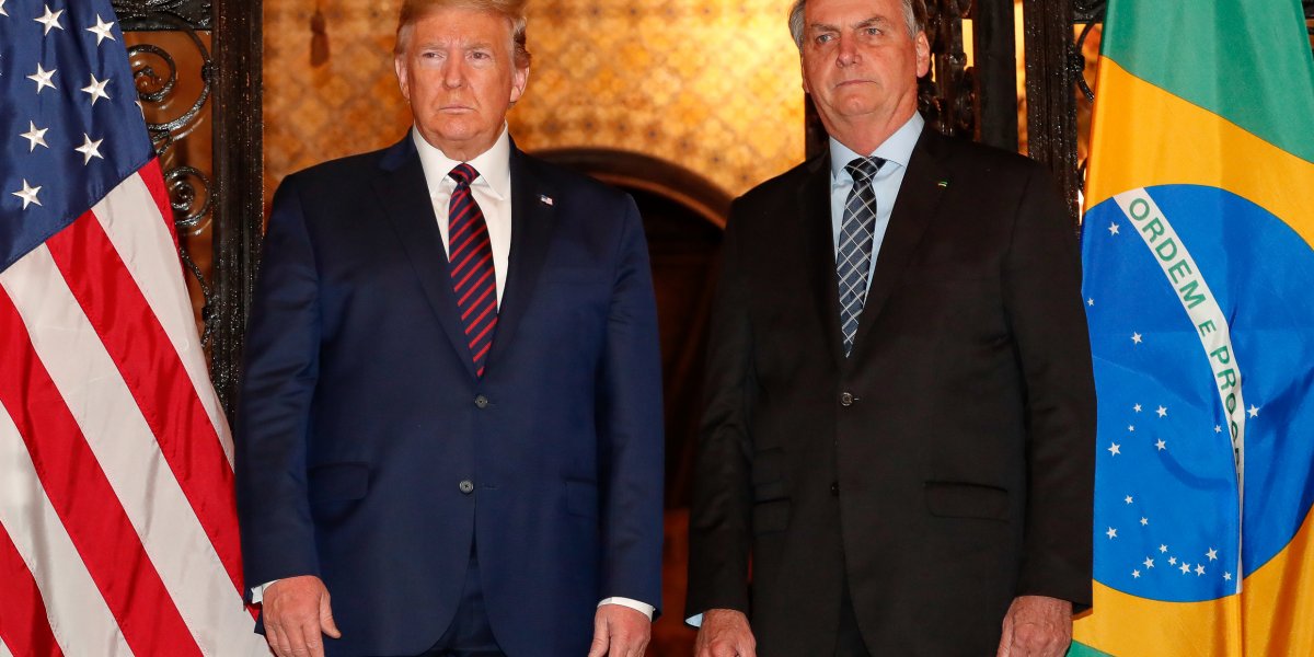 Bolsonaro elogia brasileira que pediu a Trump para não deixar o EUA virar Brasil