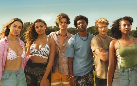 Astros de "Outer Banks" agitam Salvador com Olodum