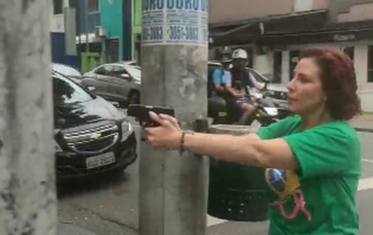 Justiça nega habeas corpus a jornalista perseguido por Carla Zambelli