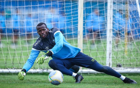 Ex-Vitória é suspeito de agressão após Gre-Nal