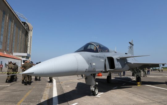 Caça da FAB cai enquanto voava por Parnamirim, no Rio Grande do Norte