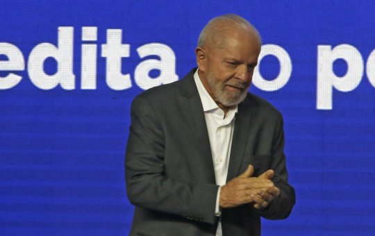 Lula recebe ligação de Putin após cancelar viagem para a Rússia