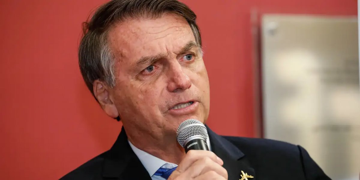 Recurso solicitado por defesa de Bolsonaro é negado e passaporte continua retido