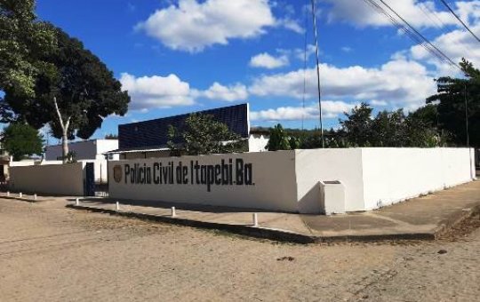 Homem vai à delegacia registrar boletim de ocorrência e acaba preso