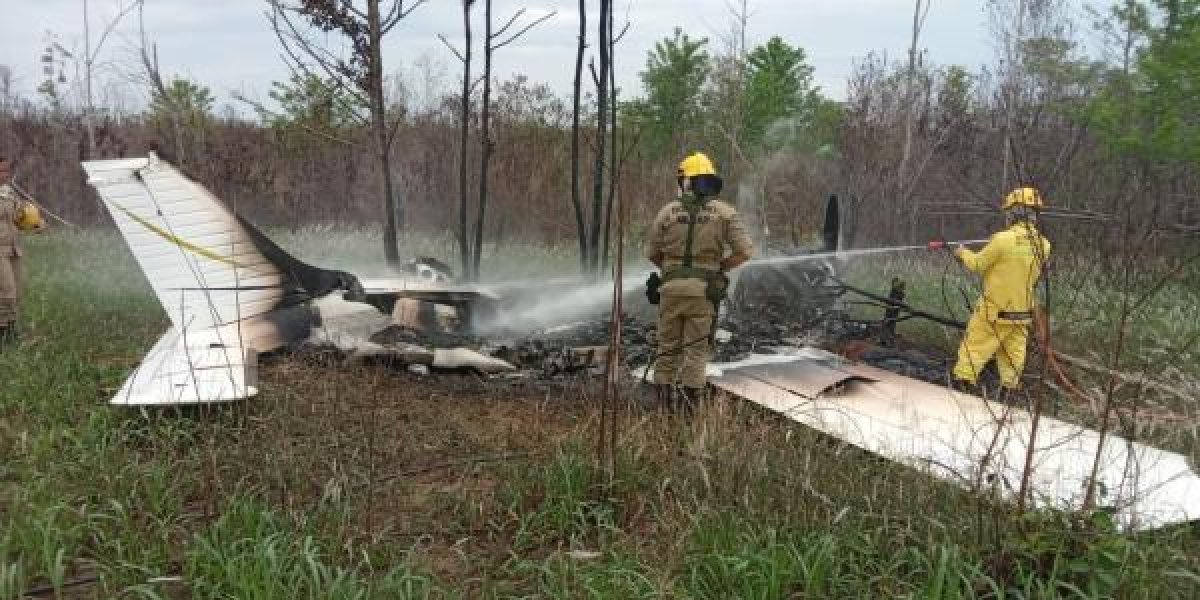 FAB intercepta avião que voava de forma irregular em território brasileiro
