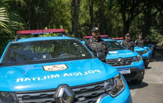 Rio de Janeiro: Operação da PM causa tiroteio e fecha Avenida Brasil