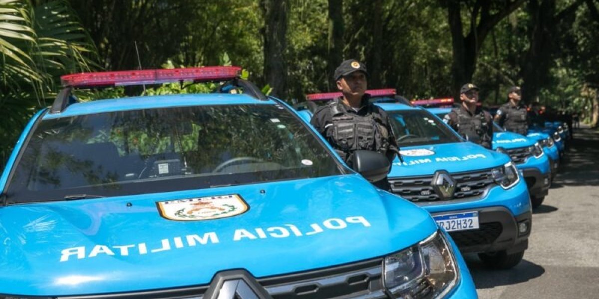 Rio de Janeiro: Operação da PM causa tiroteio e fecha Avenida Brasil