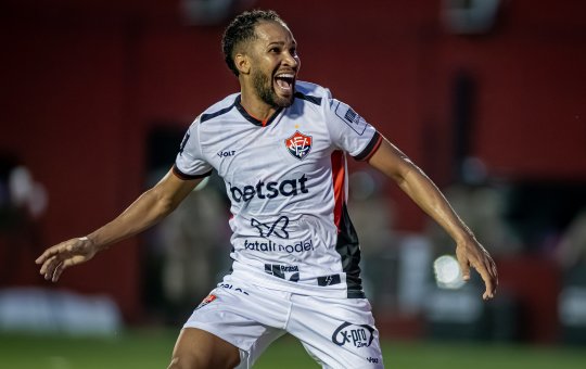 Everaldo comenta sobre possível titularidade neste sábado contra o Fluminense