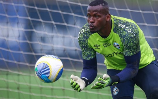 Goleiro ex-Vitória é indiciado pela Polícia Civil após confusão em Grenal