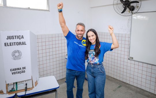 Flávio Matos vai a votação em Camaçari com apoio de líderes políticos