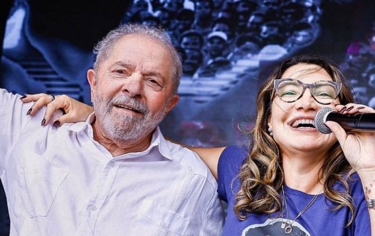 Lula completa 79 anos e recebe homenagens