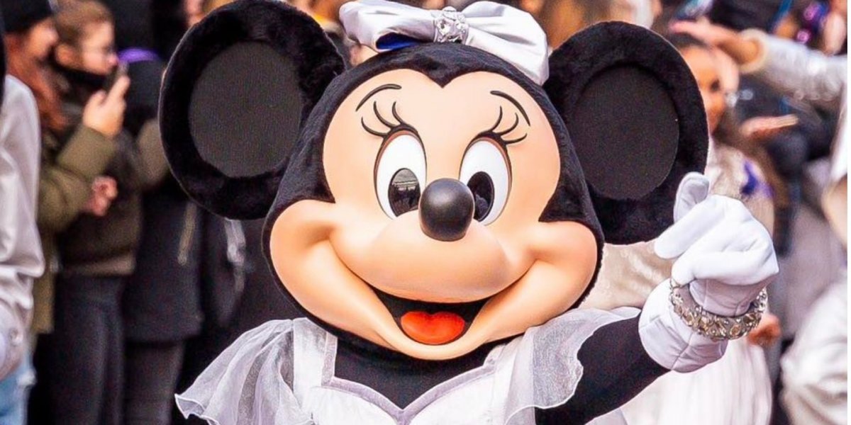 Delegada se fantasia de Minnie para capturar suspeita de fraude no Peru