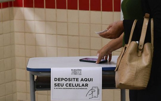 Perfis nas redes sociais correm risco de multas por enquetes eleitorais