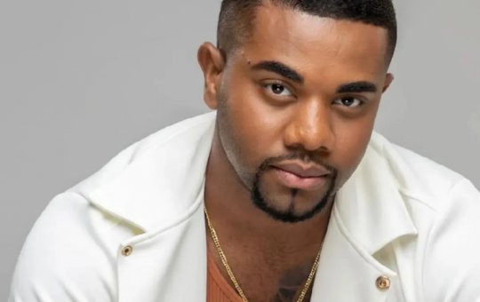 Davi Brito mostra gingado em vídeo dançando pagode