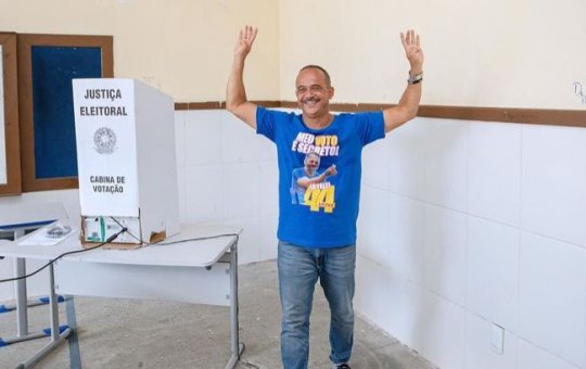 Elinaldo Araújo se posiciona após o resultado das eleições em Camaçari