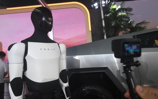 Optimus: Elon Musk lança robô "faz-tudo"