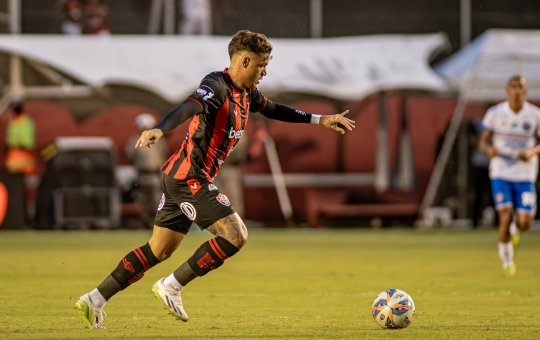 América MG quer renovar empréstimo com jogador do Vitória; veja quem é