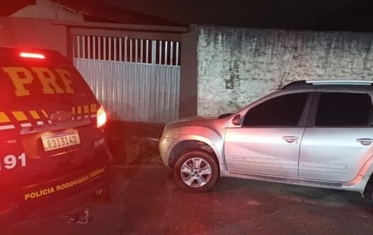 Homem é preso na BR-101 e descobre que carro comprado pela internet é roubado