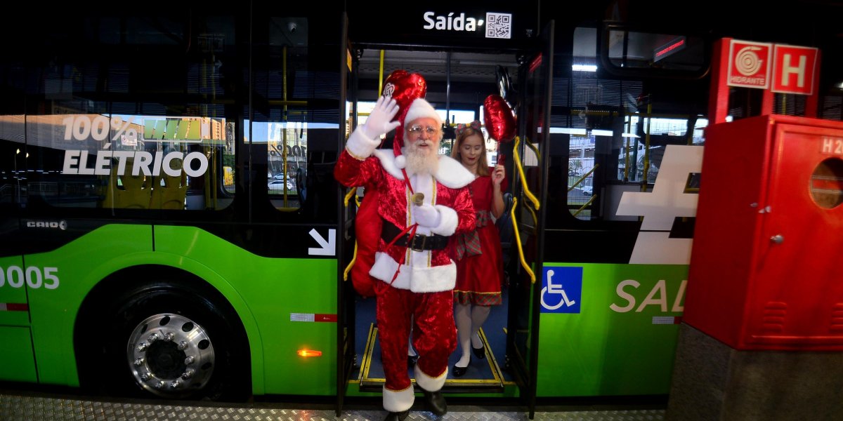 Papai Noel irá de BRT para programação natalina em shopping de Salvador