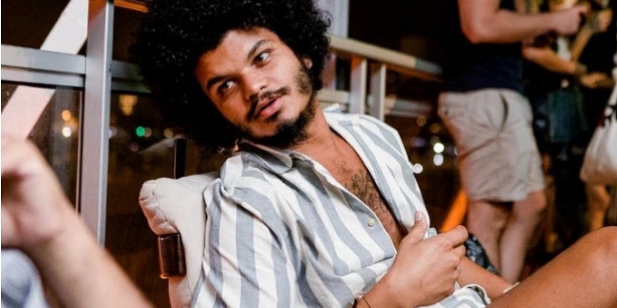Artista brasileiro denuncia mensagem racista de hotel de Amsterdã