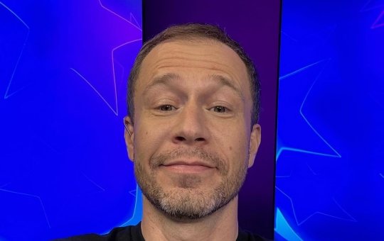 Tiago Leifert desabafa sobre acusações de racismo em fala sobre Vini Jr.