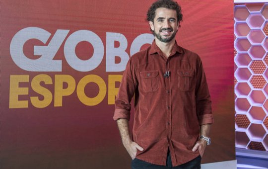 Emocionado, Felipe Andreoli se despede da Globo após 10 anos