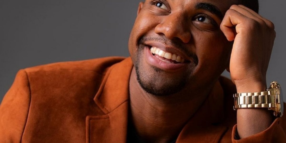 Davi Brito volta a 'sensualizar' no chuveiro e comenta sobre estado de saúde