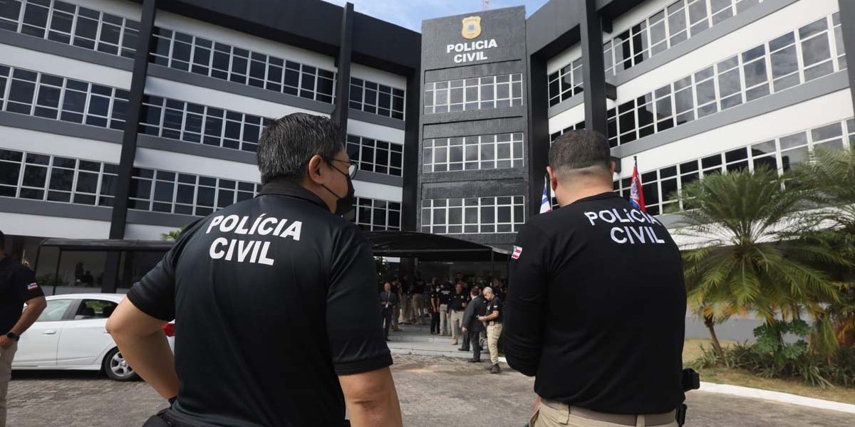 Suspeito de matar jovem com garrafada em Periperi se apresenta na delegacia
