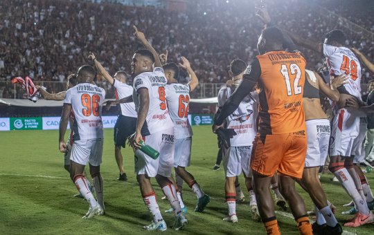 Athletico Paranaense x Vitória: Onde assistir, escalações e arbitragem